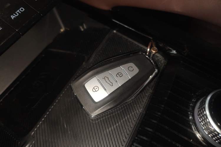 Used Geely Auto Monjaro L 2024 2.0TD High-Power Automatic Two-Wheel Drive Yunqi Version