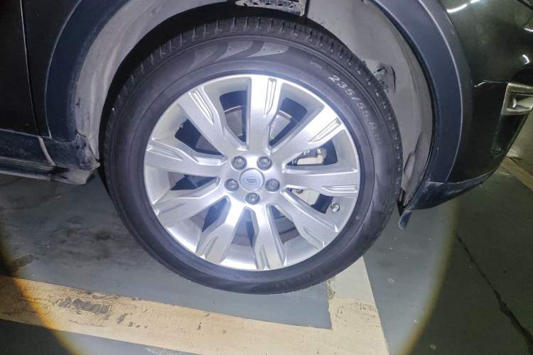 Used Land Rover Discovery Sport 2015 2.0T HSE LUXURY Right Front Wheel Hub