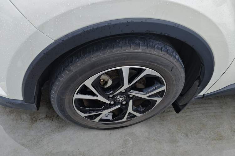 Used Toyota C-HR 2020 2.0L Leading Edition Exterior 4