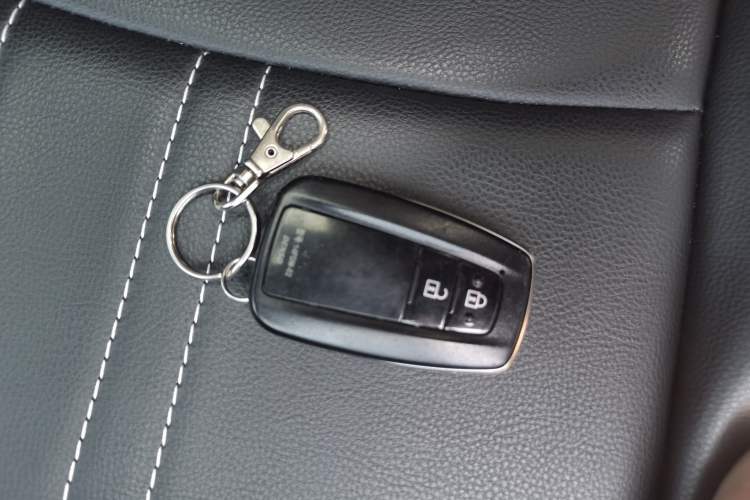 Used Toyota RAV4 2021 2.0L CVT Two-Wheel Drive Fashion Edition
