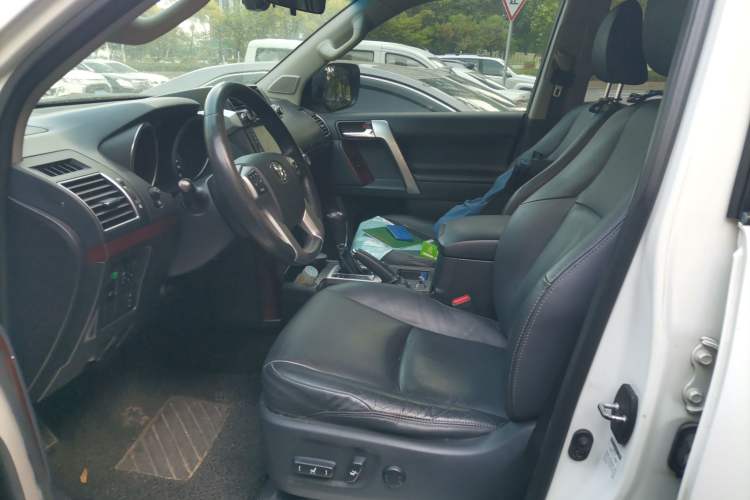 Used Toyota Prado 2014 4.0L Automatic TX-L NAVI
