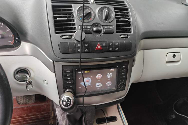 Used Mercedes-Benz Vito 2013 3.0L Elite Edition Audio And AC Panel