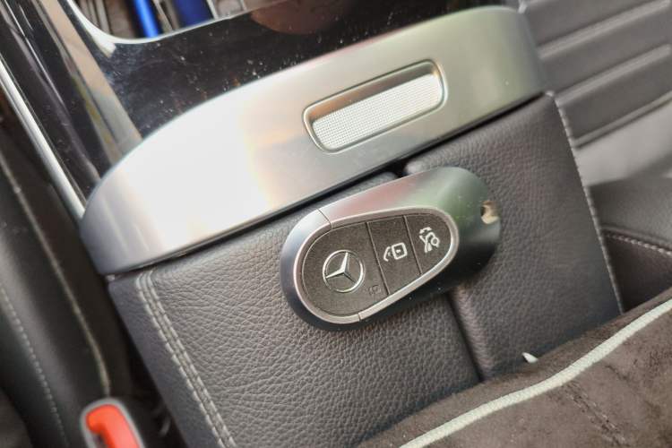 Used Mercedes-Benz C-Class 2022 Restyled C 260 L Sport Edition Vehicle Key