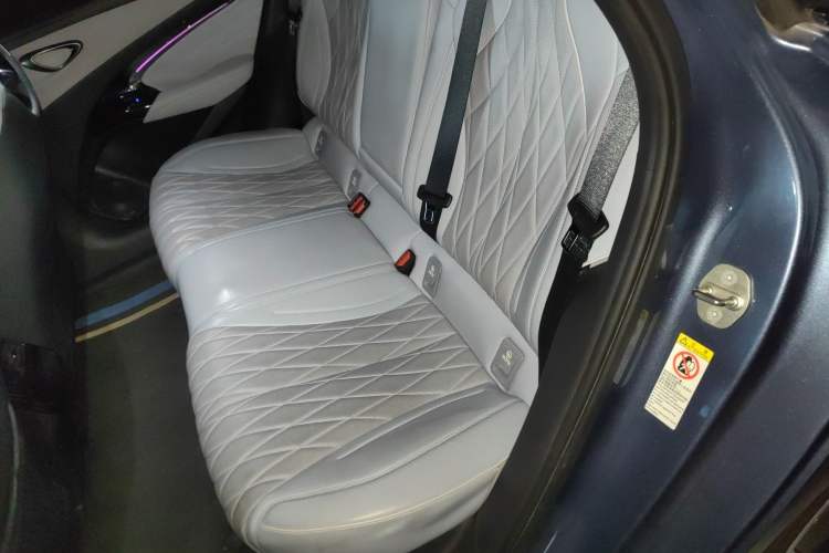 Used BYD Seal 2022 700 km Long-Range Rear-Wheel-Drive Version Left Rear Seat