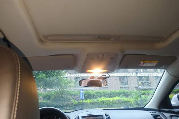 Used Buick Regal 2015 1.6T Leading Technology Model Headliner