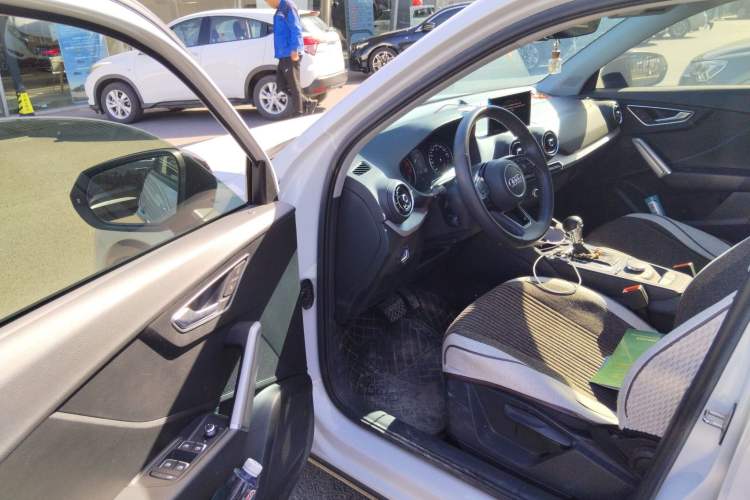 Used Audi Q2L 2021 35 TFSI Progressive Dynamic Edition Driver Seat