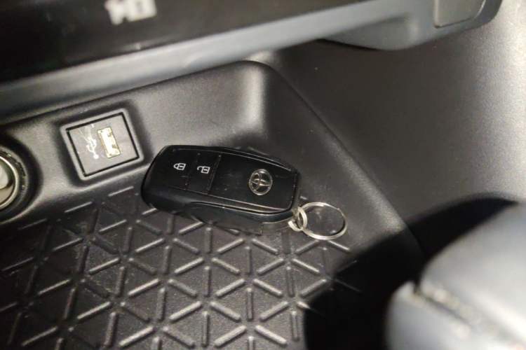 Used Toyota Wildlander 2024 Dual-Motor 2.5L E-CVT Two-Wheel Drive Luxury PLUS Edition Vehicle Key