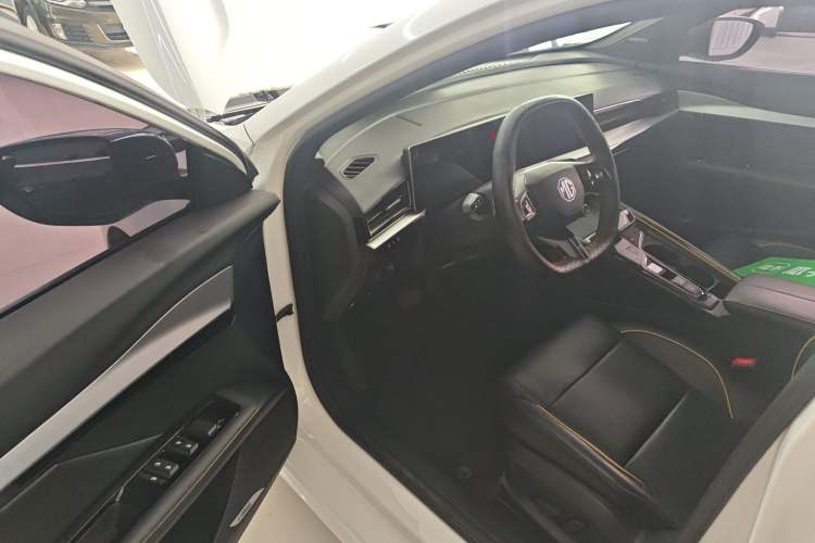 Used MG 5 Scorpio 2022 1.5T Trophy Sport Luxurious Edition
