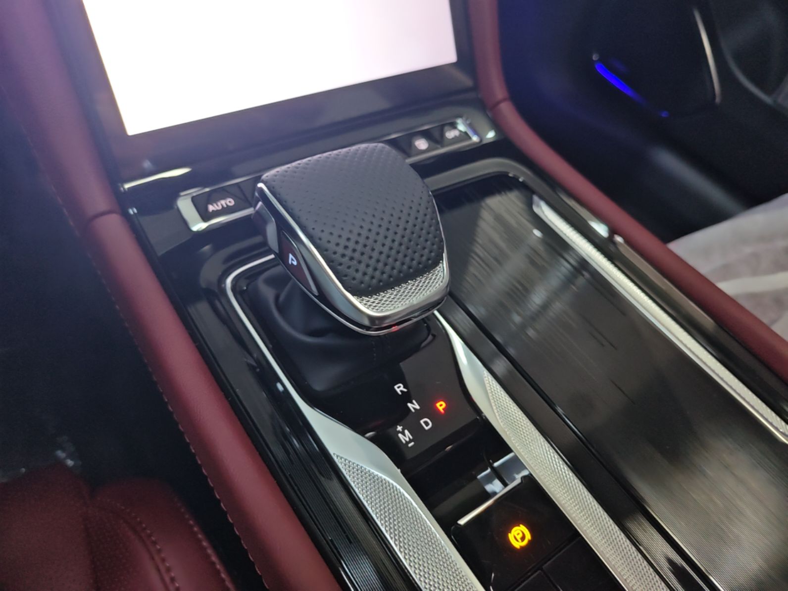 Hongqi H5 2025 Model 2.0T Automatic Xuan Ying 2 Million Units Commemorative Edition — снимка 16