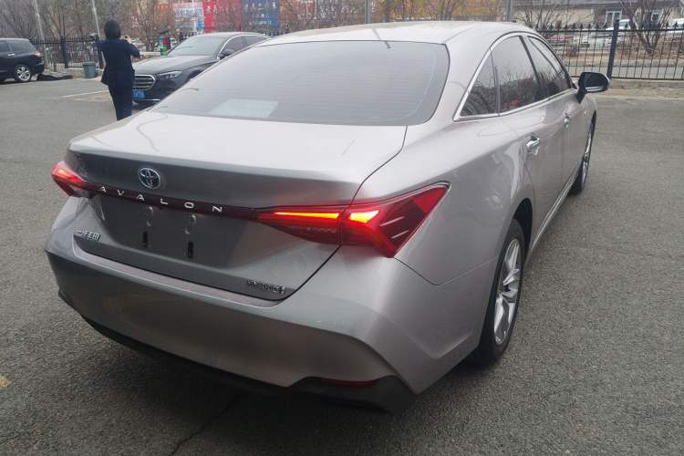 Used Toyota Avalon 2019 Dual-Engine 2.5L Luxury Edition China VI Standard Rear Right 45 Deg