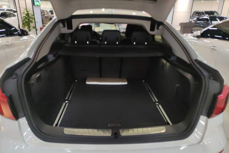 Used BMW 3 Series GT 2019 320i Sport Edition Trunk