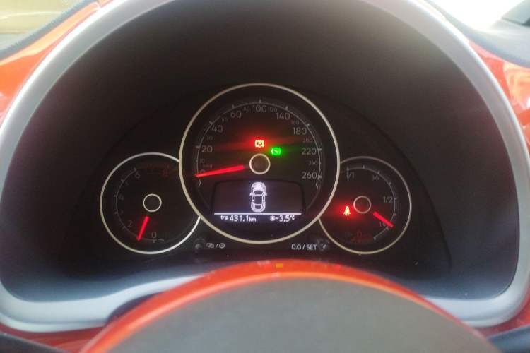 Used Volkswagen Beetle 2018 180TSI Joyful Orange Edition
