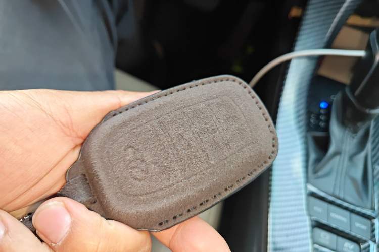 Used Toyota Avalon 2019 Dual-Engine 2.5L Luxury Edition China VI Standard