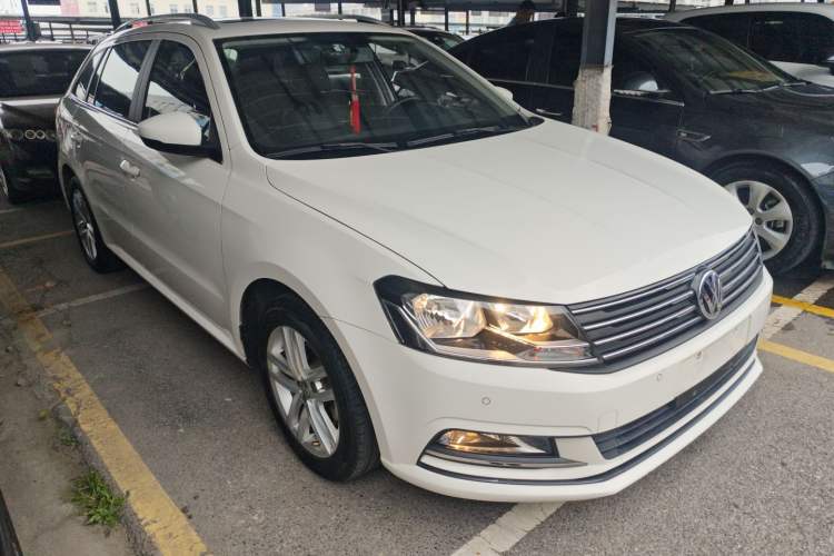 Used Volkswagen Gran Lavida 2015 1.6L Automatic Comfort Edition
