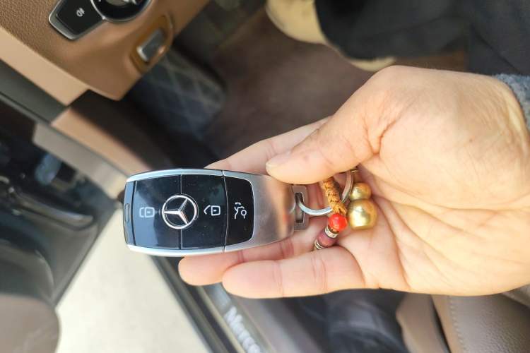 Used Mercedes-Benz E-Class New Energy 2022 Restyled E 350 e L Plug-in Hybrid Sports Sedan Vehicle Key