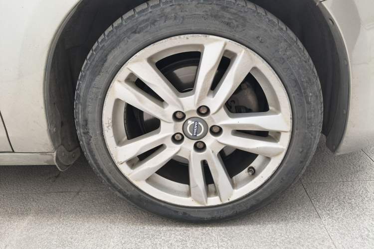 Used Volvo S60 2014 S60L 2.0T Zhiyuan Edition
