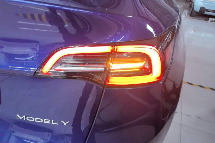 Used Tesla Model Y 2021 Long-Range All-Wheel-Drive Version