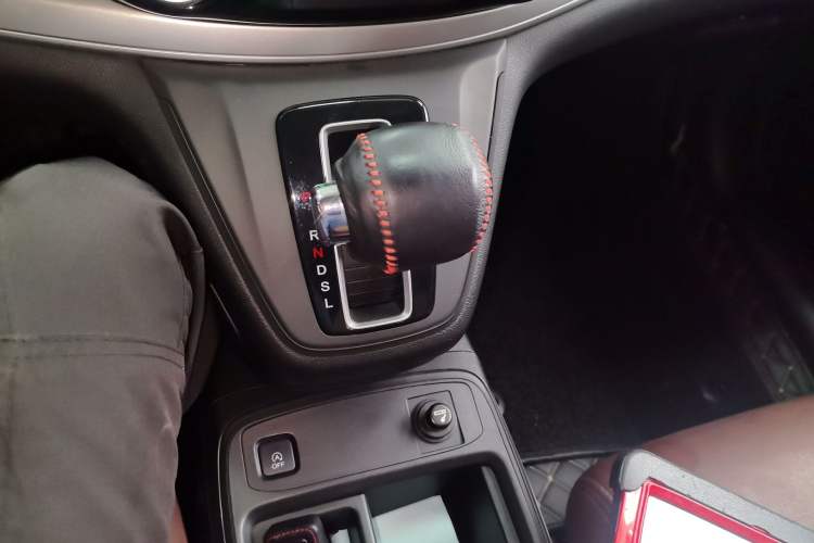 Used Honda CR-V 2015 2.0L two-wheel drive Fashion Edition Gear Lever