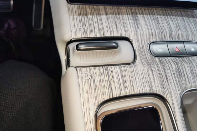 Used Nio ET7 2023 75 kWh Gear Lever