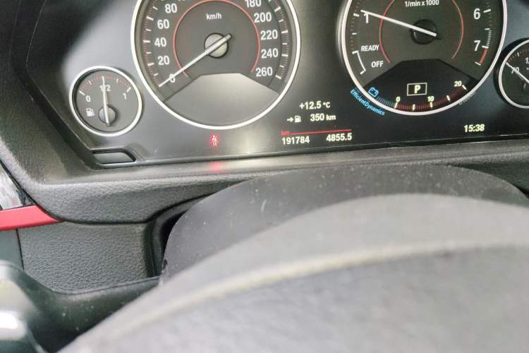 Used BMW 3 Series 2015 320i Luxury Edition Sports Design Package Odometer Close Up