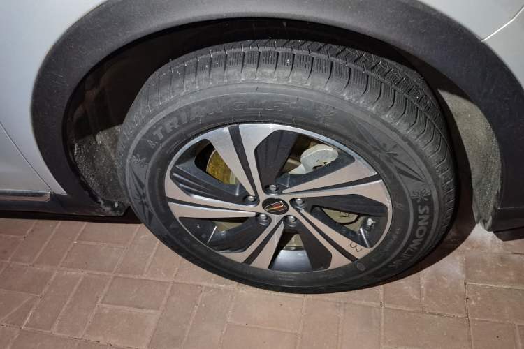 Used Hongqi HS5 2019 2.0T Smart Connect Flagship Edition Right Front Wheel Hub