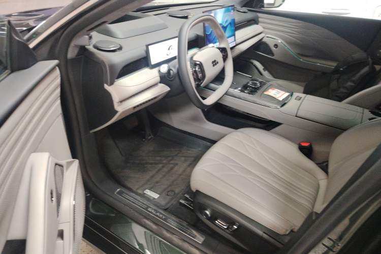 Used Geely Galaxy 8 2025 130km EM-i Flagship Edition Driver Seat