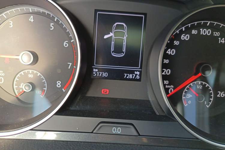 Used Volkswagen Golf 2020 280TSI DSG Comfort Version Odometer Close Up