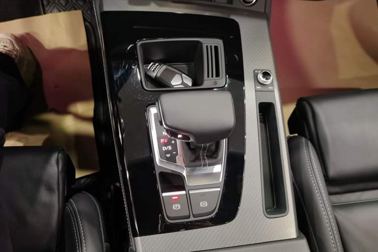 Used Audi Q5L 2023 40T Luxury Dynamic Model
