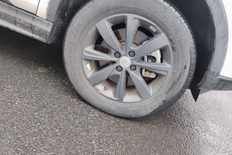 Used BYD Yuan New Energy 2018 EV360 Smart Connect Cool Edition Right Front Wheel Hub