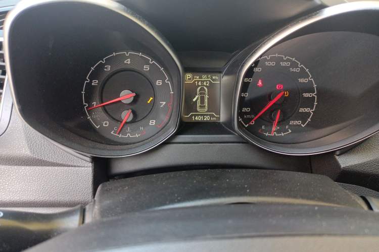 Used Chery Tiggo 5 2015 2.0L CVT Family Deluxe Edition Odometer Close Up