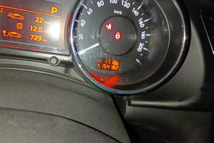 Used Peugeot 3008 2015 2.0L Automatic Trend Edition
