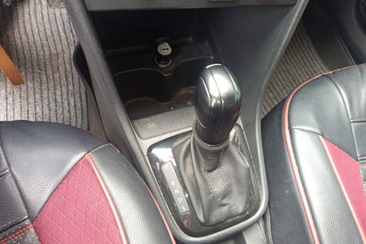 Used Volkswagen Santana 2015 Haval H6 1.6L Automatic Luxury Model Gear Lever