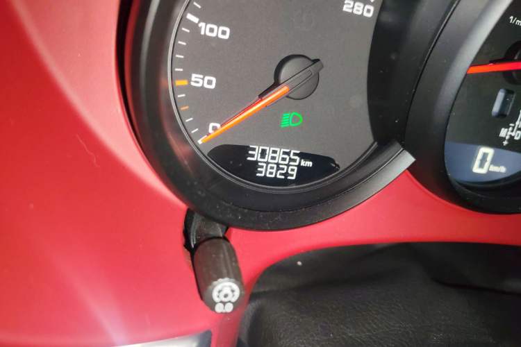 Used Porsche 718 2020 Cayman 2.0T Odometer Close Up