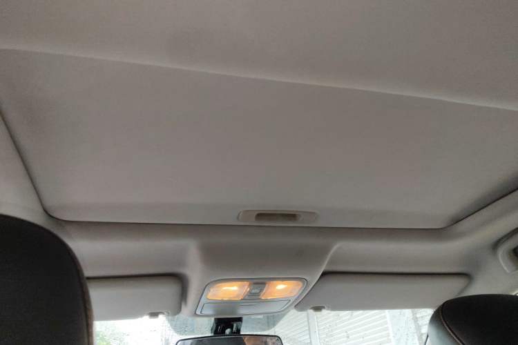 Used CHANGAN CS75 2014 1.8T Automatic Elite Model China IV Standard Headliner