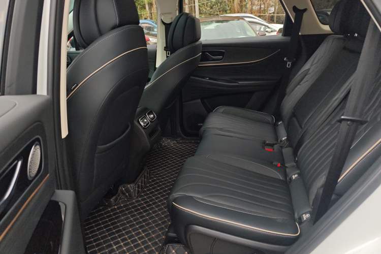 Used Chery Tiggo 9 2023 2.0T Dual-Clutch Two-Wheel Drive Leading Edition 5 Seats