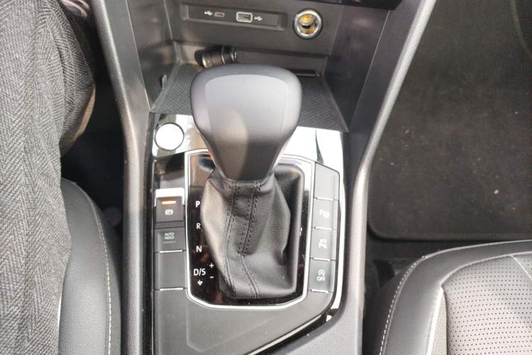 Used Volkswagen Tiguan L 2022 330TSI Automatic Two-Wheel Drive R-Line Enhanced Edition Gear Lever