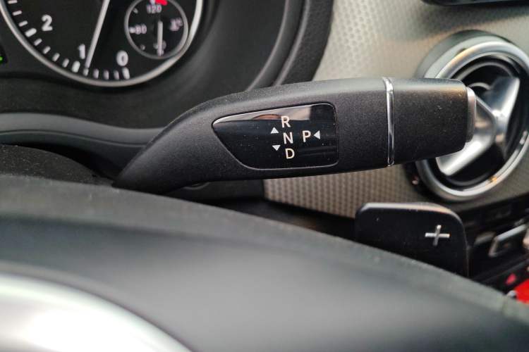 Used Mercedes-Benz B-Class 2012 B 200 Gear Lever