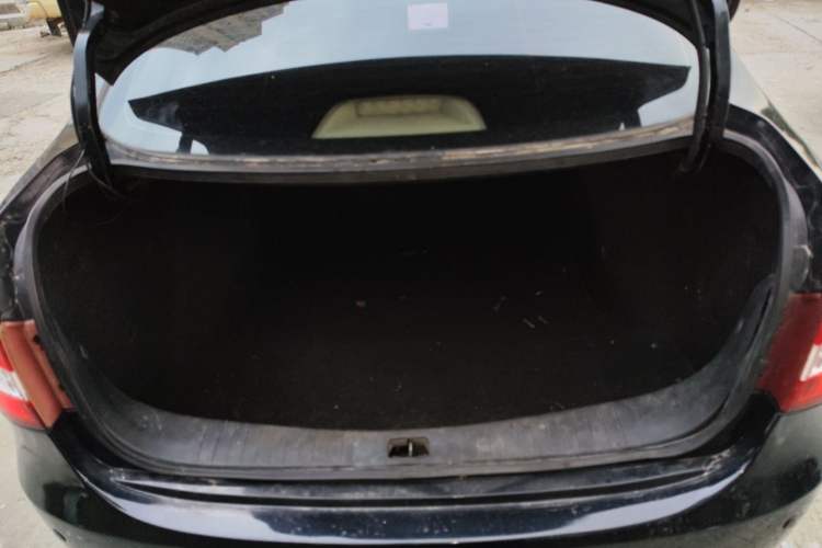 Used Dongfeng Aeolus A60 2012 1.6L Manual Luxury Model
