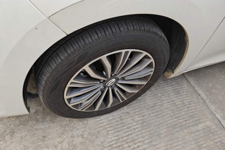 Used GAC Trumpchi M6 2019 270T DCT Luxury Edition (7-seater) China VI Exterior 4