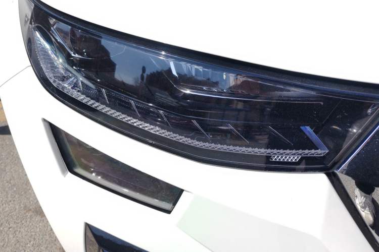 Used Skoda Kodiaq 2024 TSI330 5-Seat Two-Wheel Drive Elite Version Right Front Headlight