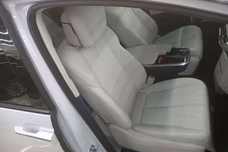 Used Buick Century 2025 2.0T Seven-Seater Yinshi Edition
