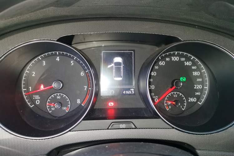 Used Volkswagen Golf Sportsvan 2016 230TSI Automatic Trend Edition Instrument Cluster