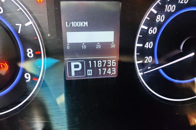 Used Infiniti G Series 2013 G25 Sedan Luxury Sport Edition Odometer Close Up