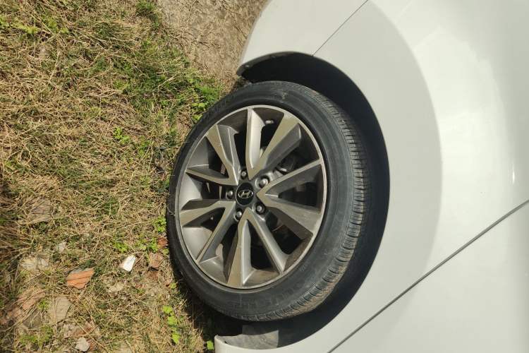 Used Hyundai Elantra (5th Generation / Langdong) 2015 1.6L Automatic Luxury Model
