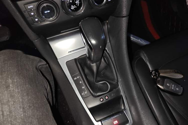 Used DS 5LS 2014 1.6T Luxury Edition THP160 Gear Lever