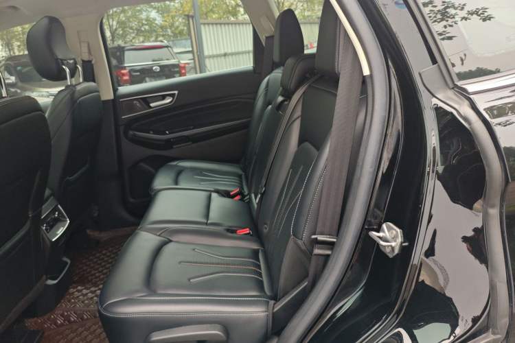 Used Ford Edge 2022 PLUS EcoBoost 245 Four-Wheel Drive Platinum Edition 7-Seater