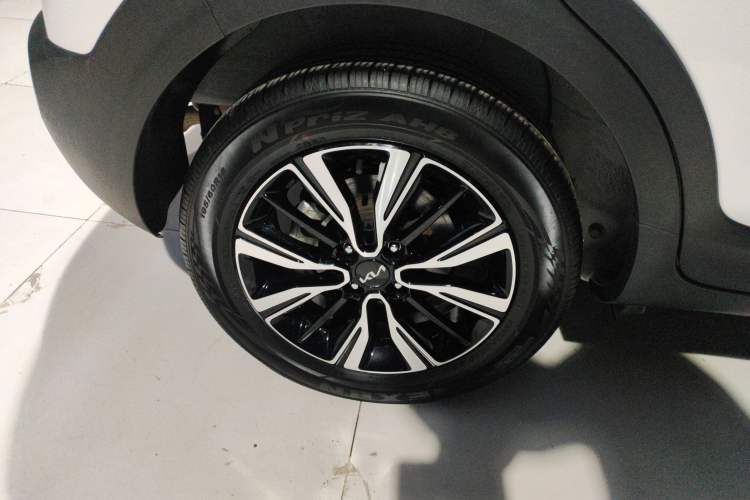 Used Kia kx1 Stonic 2021 1.4L CVT Fun Edition
