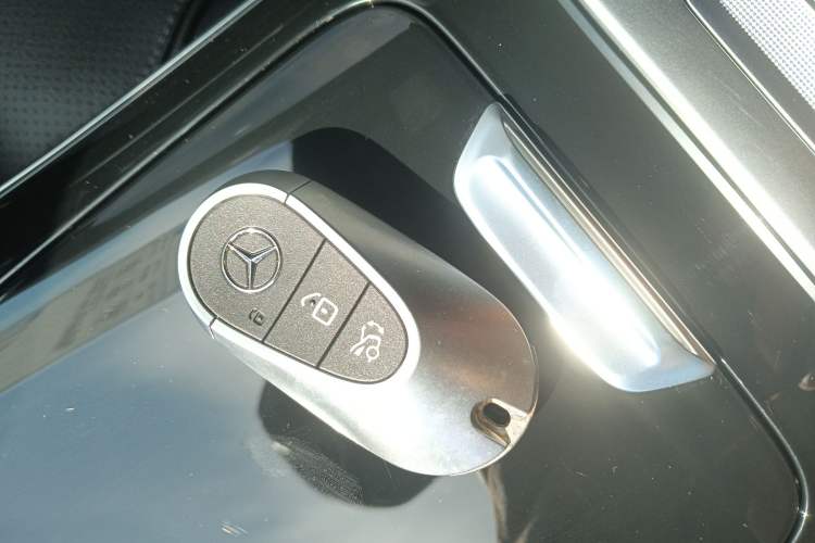 Used Mercedes-Benz C-Class New Energy 2023 Second Facelift C 350 eL Vehicle Key