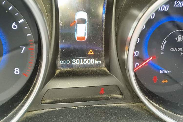 Used Hyundai Santa Fe 2015 2.0T Automatic 4x4 Smart 7-Seater
