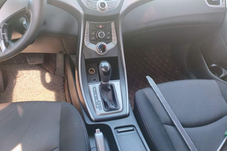 Used Hyundai Elantra (5th Generation / Langdong) 2015 1.6L Automatic Fashion Model Gear Lever